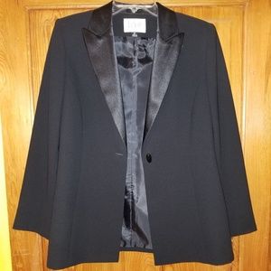 Women's 2 piece business suit